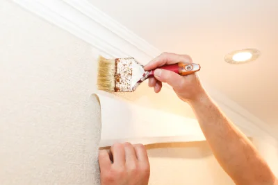 Pose de papier peint à la Forie — revêtements muraux et toiles de verre